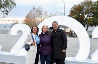 Gemlik’te Yılbaşı Meydanı Açıldı